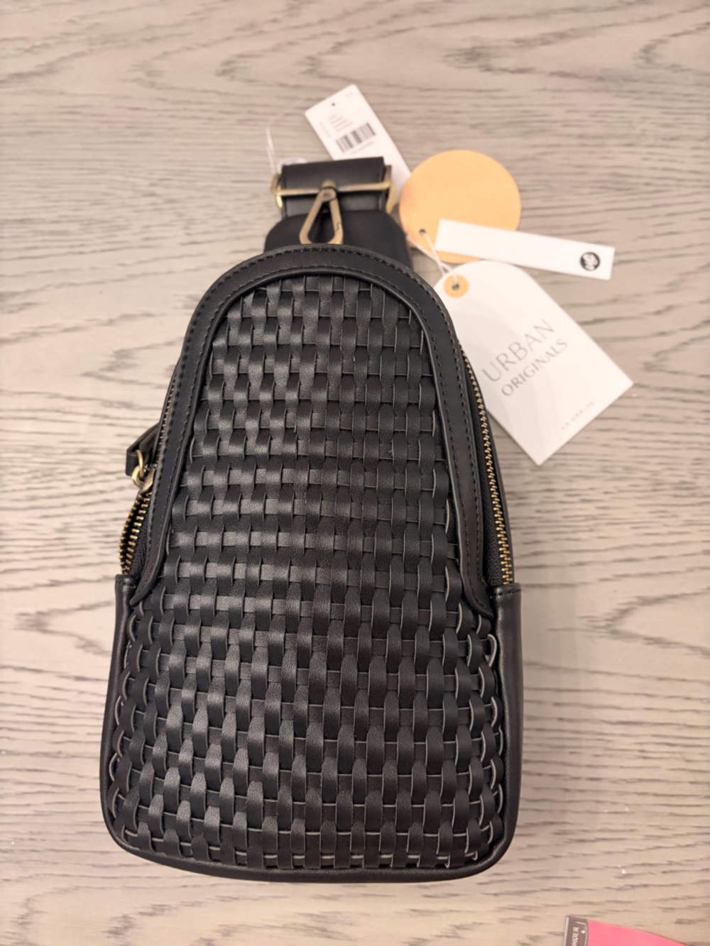 NWT Urban Originals Liberty Woven Vegan Leather Crossbody In Black - Picture 4 of 9